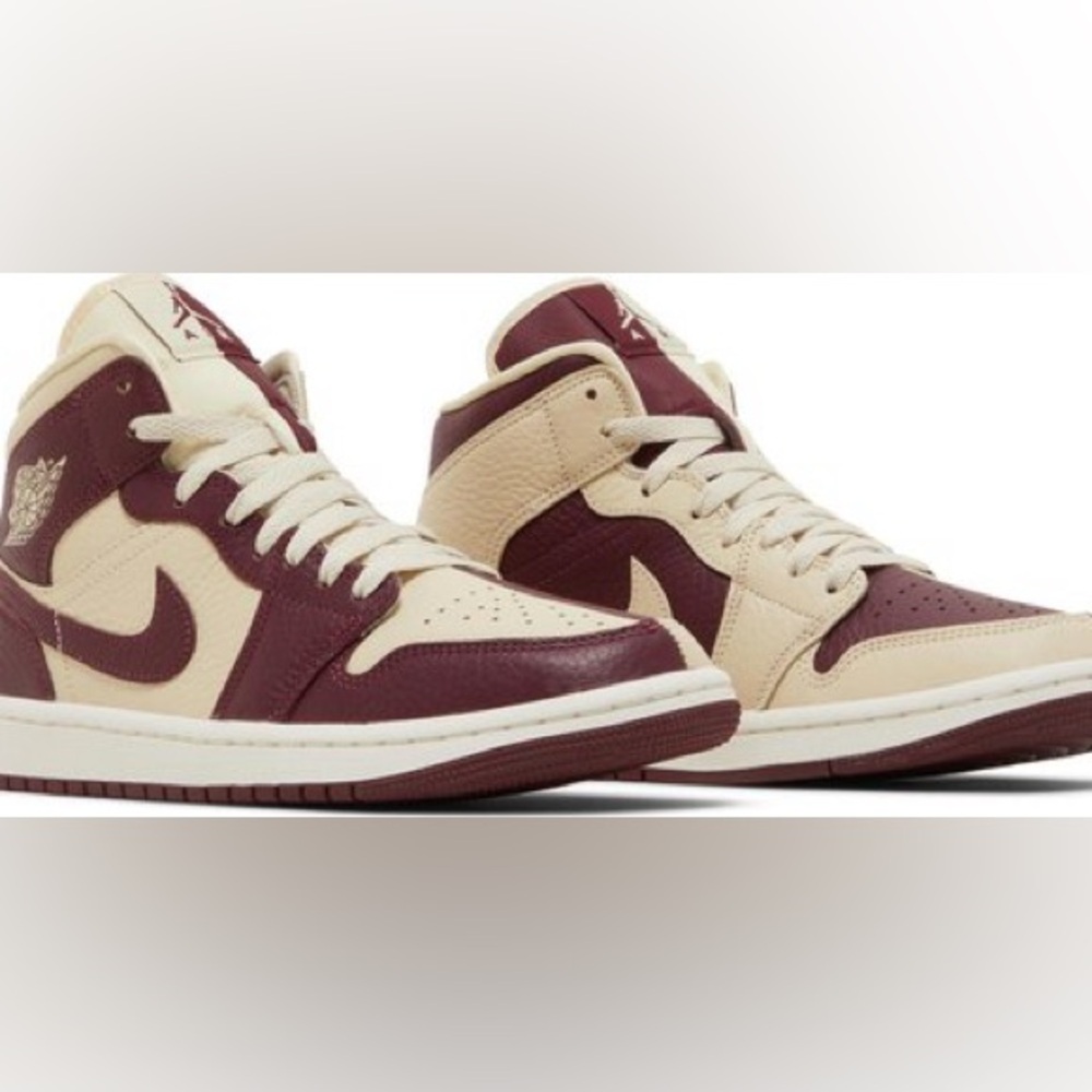 Wmns Air Jordan 1 Mid SE 'Split - Beach Cherrywood'